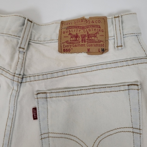 *Free with Purchase* Levi’s Denim Shorts Cut Off's 550 Cheeky Frayed Distressed - Picture 6 of 7